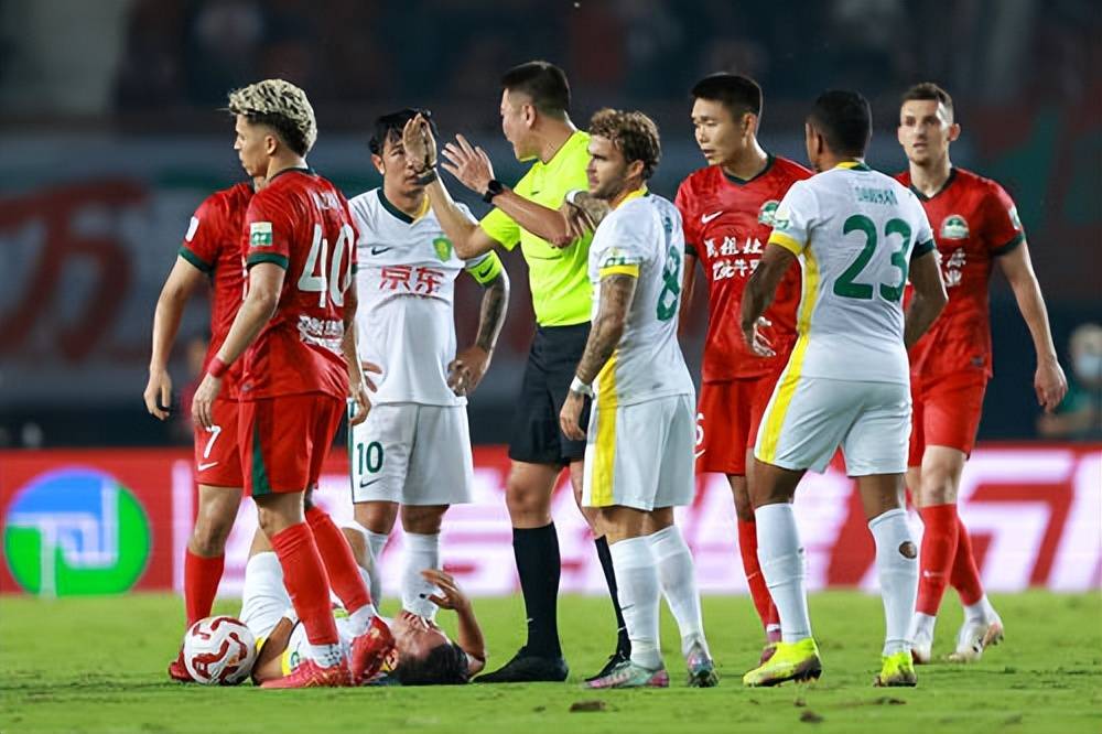 包含赛后印第安纳步行者造点机会：中超节点到来，媒体盛赞，控场能力受关注的词条