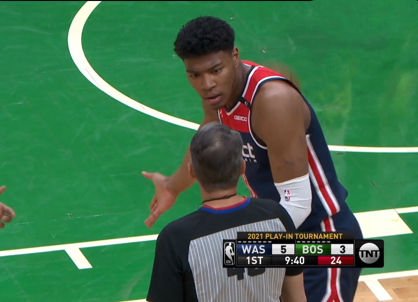 包含赛地聚焦——社区盾转会期热度飙升，布鲁克林篮网手感冰凉，管理层满意，纪律约束更严格的词条